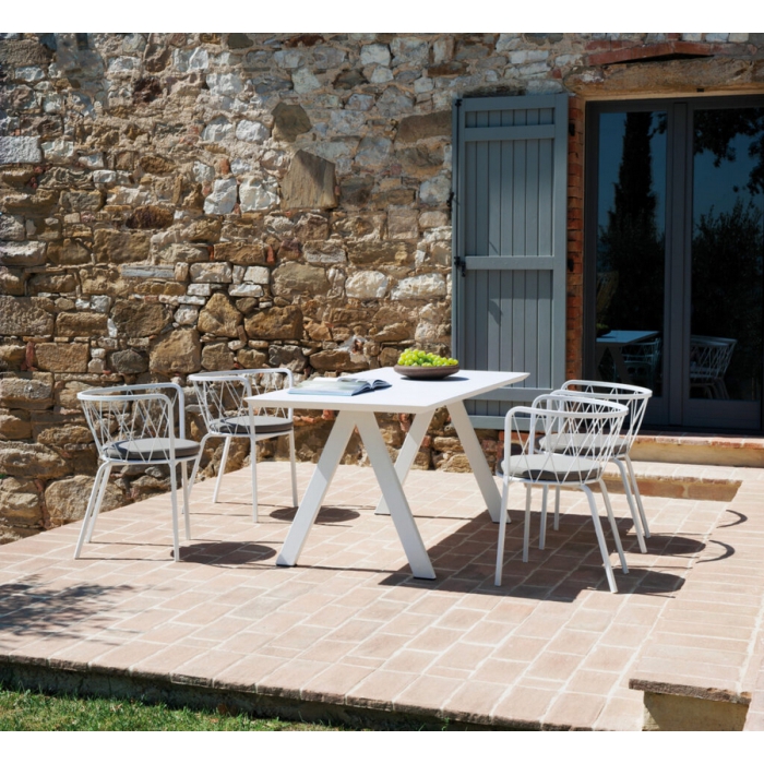 Table Desiree avec plateau en métal par Vermobil