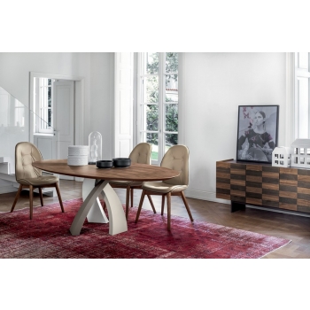 Eliseo Table Tonin Casa se distingue par son élégance