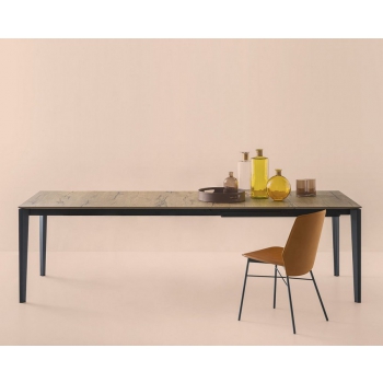 Table Pentagon de Connubia extensible avec plateau en bois