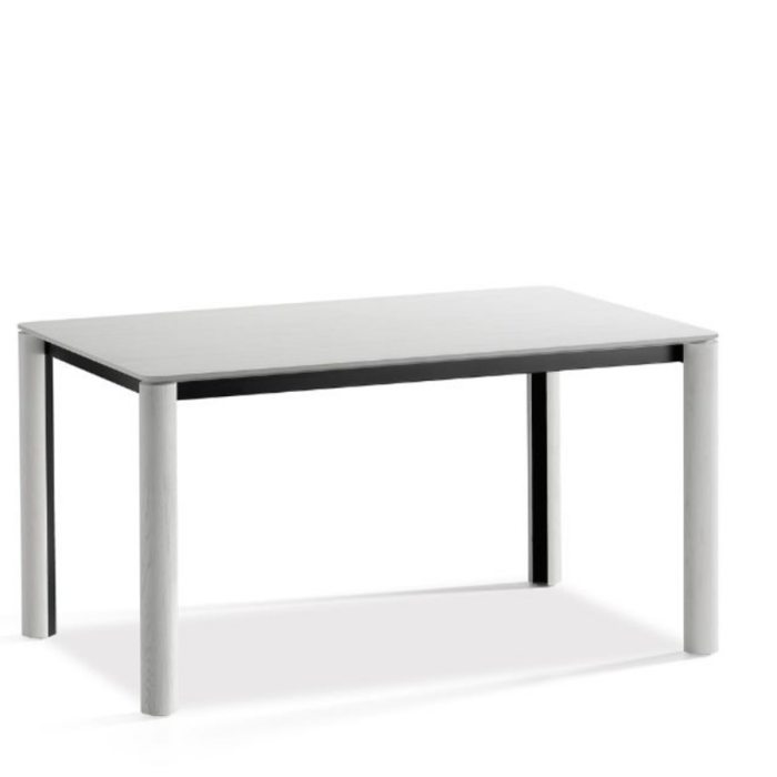 Table Woody avec structure en métal et pieds fixes et extensibles en frêne teinté par Midj